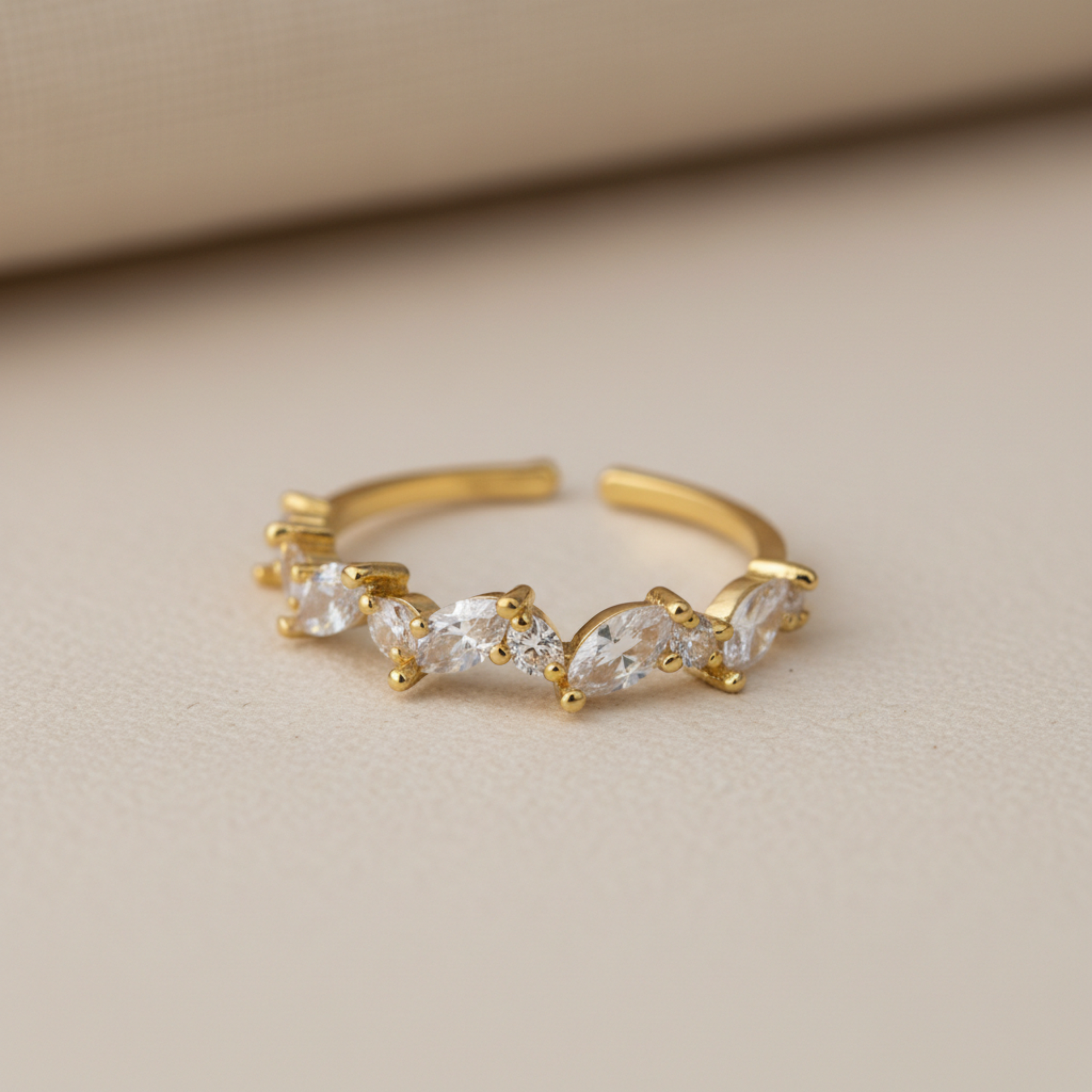 Ivée Celeste Vine Adjustable Ring