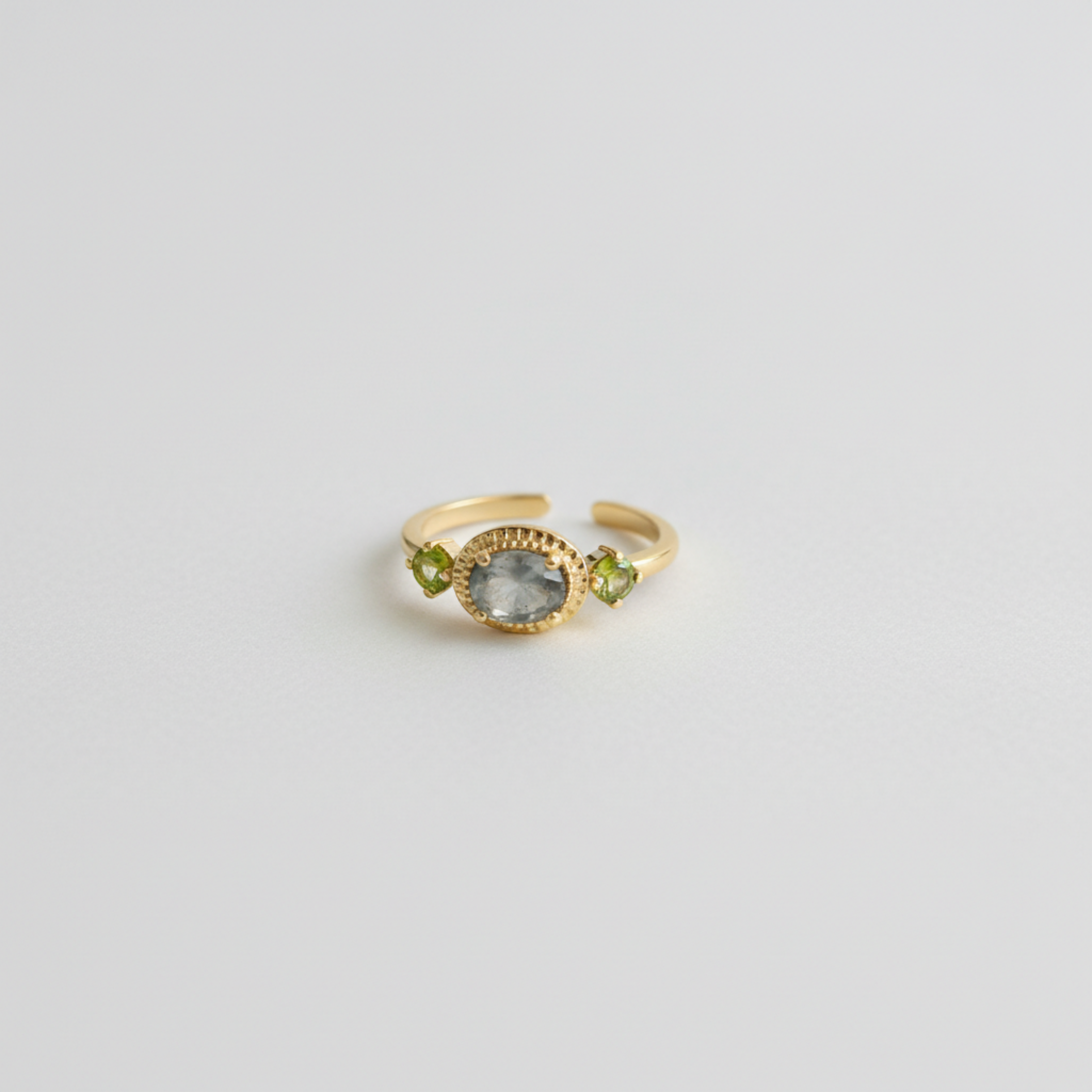 Ivée Celeste Trio Stone Ring