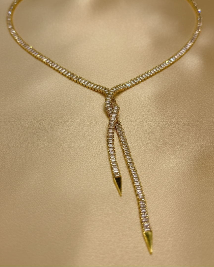 IVÉE Liora Drop Necklace